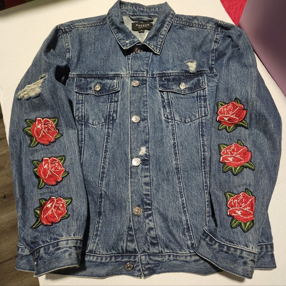 PACSUN EMBROIDERED JEAN JACKET Size M Distressed Pac Sun Streetwear Los Angeles